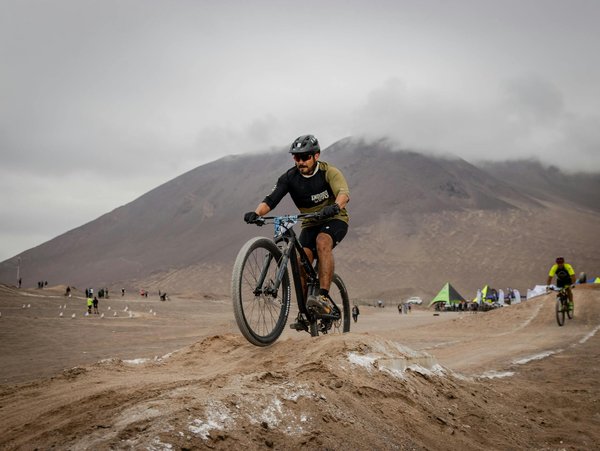 Comment intégrer les haltères dans vos séances de yoga